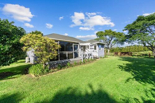 Bell Cottage - Oakura Holiday Home