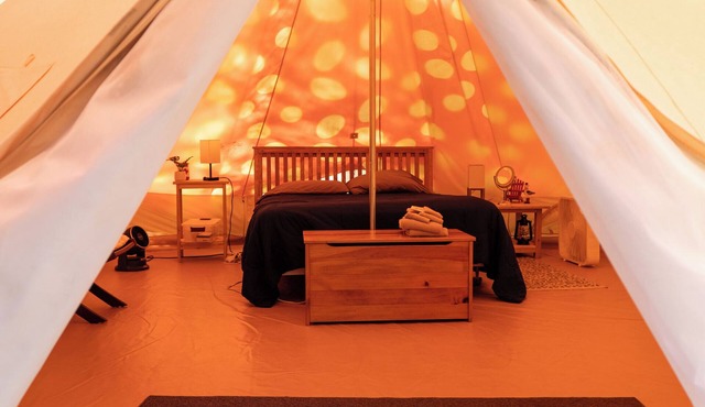 Bell Glamping Tent | Forest Retreat & Hot Tubs!