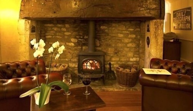 Bell House Hotel & Restaurant