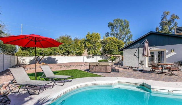 Bell Villa - Resort Living - Pool - Location - Events