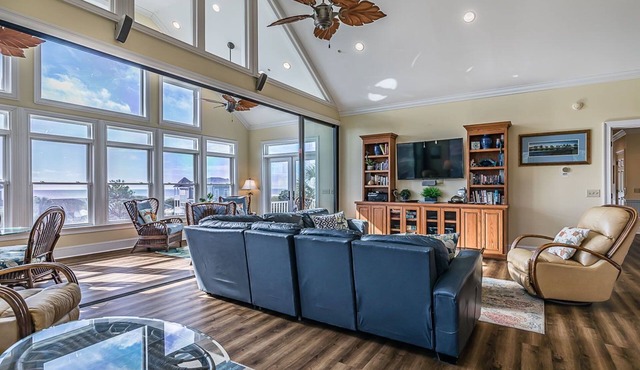 Bella Acqua - Ocean Views, Golf Cart includes, Club Cards available, 715 Swordfish