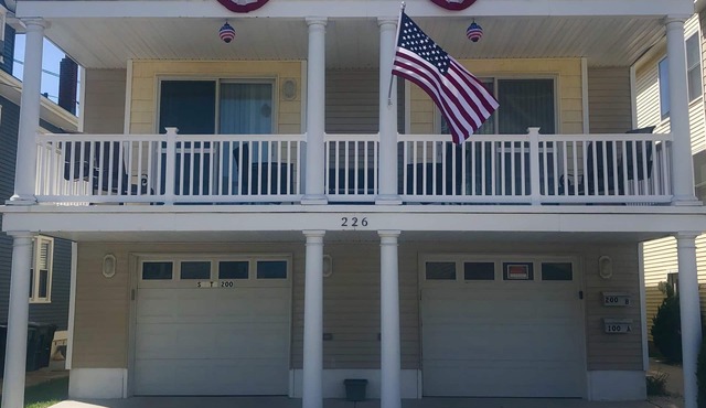 Bella Casa Beautiful House Nestled In A Wonderful Location 1.5 Blocks From Beach