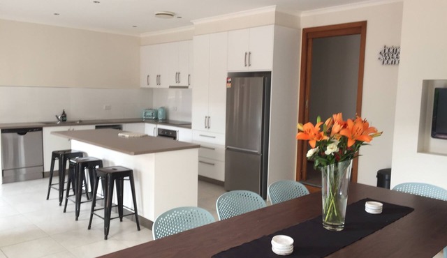 Bella House Short/Long Stay Accommodation. Fully furnished - Feels like home.