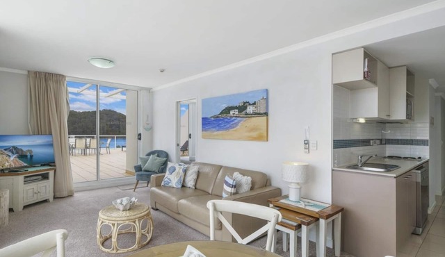 BELLA MARE - 2 Bedroom Ocean View Terrace Apt