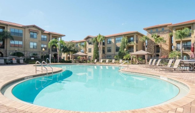 Bella Piazza 4bed 3bath 1st floor WiFi, fitness room