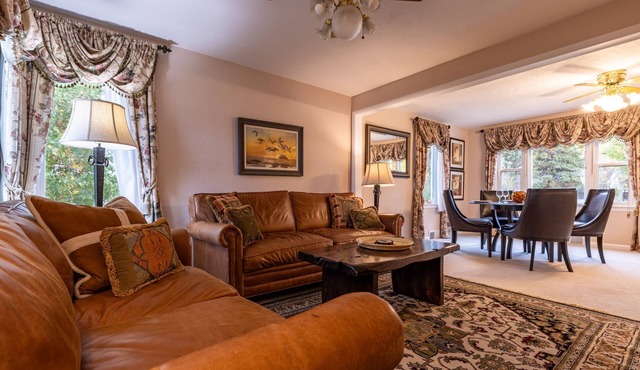 Bella's on Beck- Classic home near downtown Cody