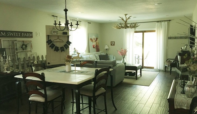 Bella's Suite at Star's Hollow Inn and Hobby Farm