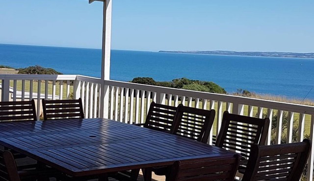 Bella Views - Beach front, WiFi and Foxtel!nAvailability School Holidays
