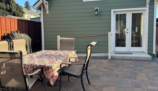 Bella Vista Cottage; A charming 1-bedroom cottage with AC in vibrant Oakland