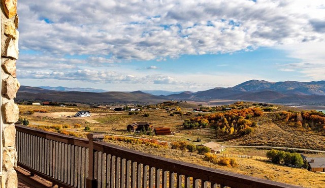 Bella Vista Estate Sleeps 21