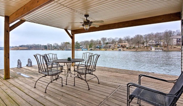 Bella Vista Home w/Kayaks & Deck on Loch Lomond!