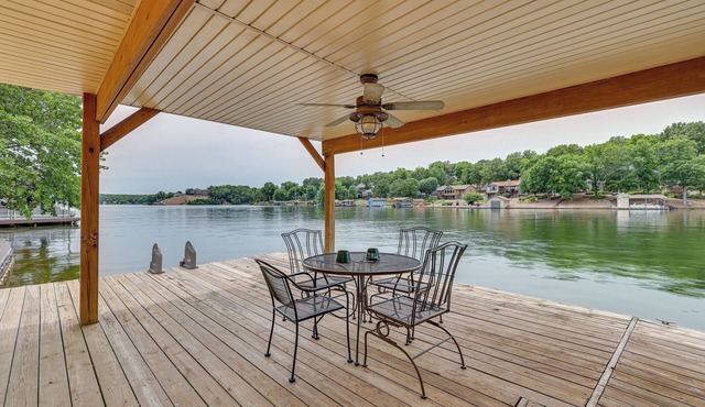 Bella Vista Home w/Kayaks & Deck on Loch Lomond!