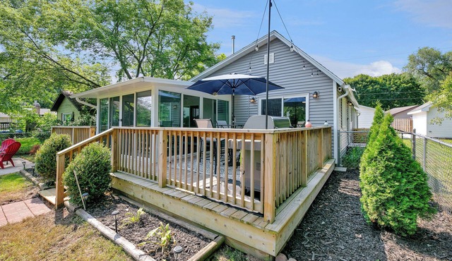 Bella Vista Lake House – A Peaceful Waterfront Retreat on Scenic Heaton Lake