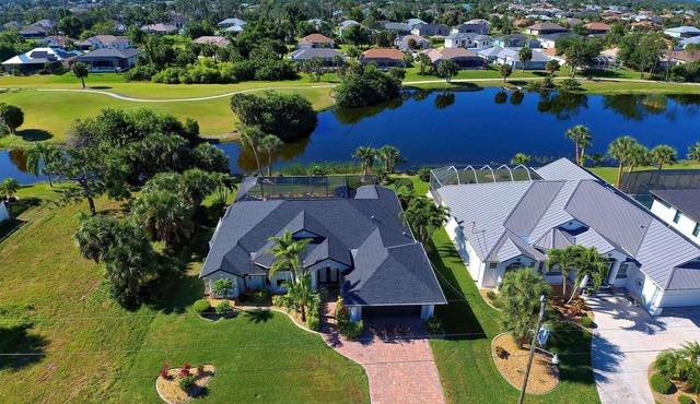 Bella Vista | Pool | Spa | Lake front | Lounge