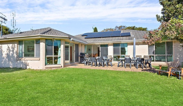 Bella Vista - walk to the beach