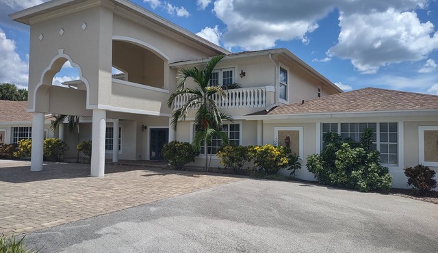 Bella Vita estate 7 Bedroom 7 bath 8000sq ft home in Naples,heated pool, hot tub