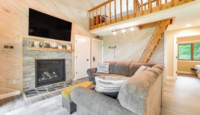 Bellaire Ski Condo: 1 Mi to Summit Mountain!