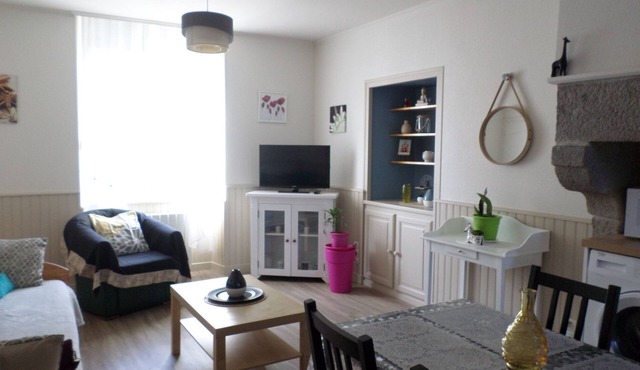 Bellalaurann shops, beach, Intra-Muros/10 minutes walk