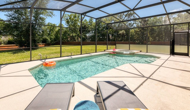 Bellavida Resort 6BR Villa w/Relaxing Pool, Spa & Movies near Disney