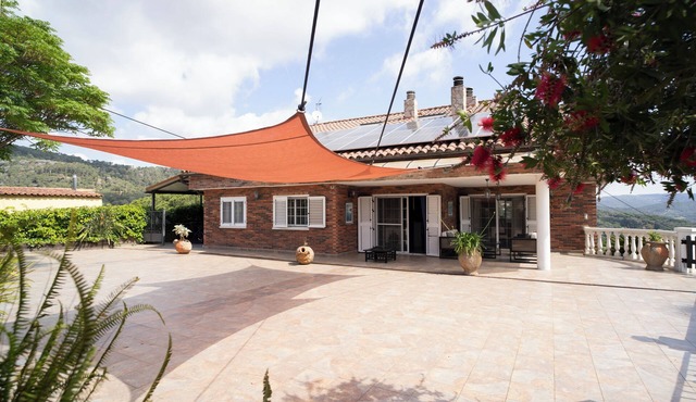 Bellavista:beautiful, spacious villa in Barcelona, perfect family vacation!