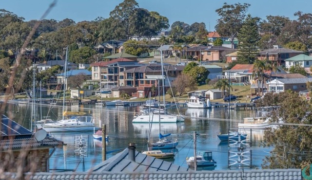 Bellavista @ Buttaba - dog friendly - family home