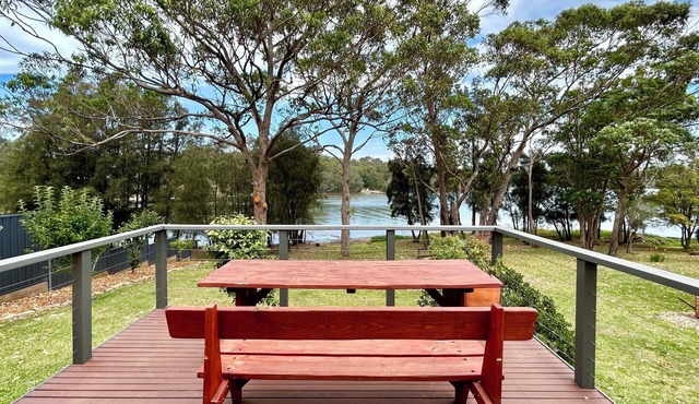 Bellbird Lakeside Cottage