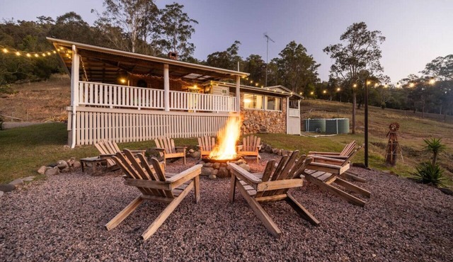 Bellbird Rise Off-Grid Cottage