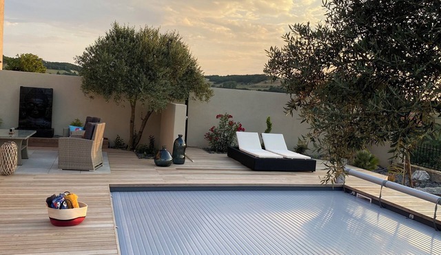Belle Bâtisse Avec vue Panoramique et Piscine Chauffée
