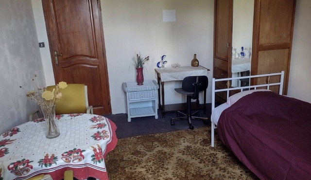 Belle Chambre Lumineuse et Chaleureuse au Calme