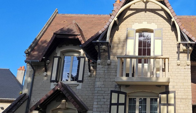 Belle de Normandie - Remarkable Historic Seaside Villa -Steps from the Beach