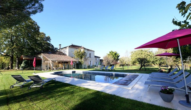 Belle demeure familiale avec piscine proche St Emilion