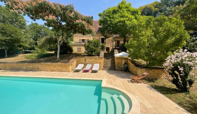 Belle demeure périgourdine avec piscine