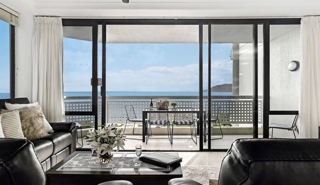 Belle Escapes 101 Rydges Plaza Esplanade with Panoramic Ocean Views