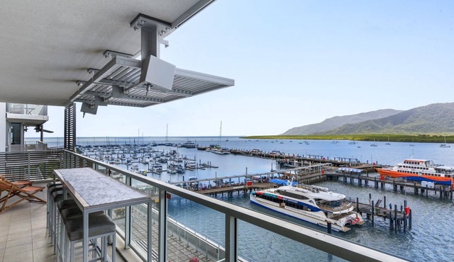 Belle Escapes 24 Harbour Lights Water View Apartment