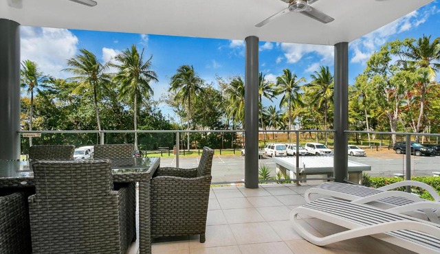 Belle Escapes 4 Sims Esplanade Yorkeys Knob