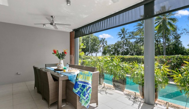 Belle Escapes Beachfront Apartment Yorkeys Knob