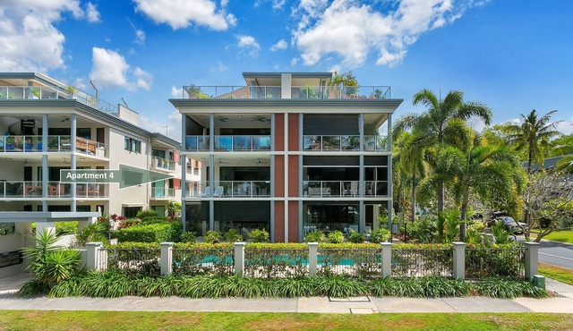 Belle Escapes - Beachfront Ocean View Apartment "4"