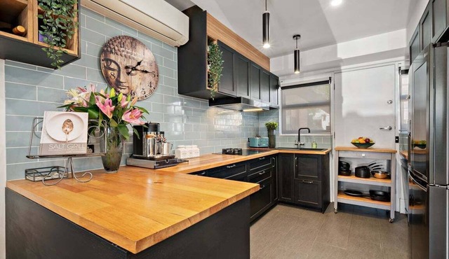 Belle Escapes - Sands and Timber