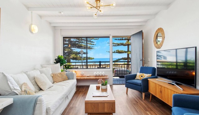 Belle Escapes - Waterfront Serenity in Seacliff