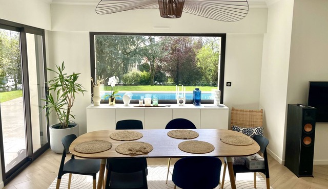 Belle et Grande Maison Avec Piscine à 5min de Rennes