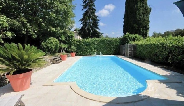 Belle et spacieuse villa - piscine - jardin