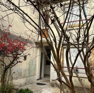 Belle F2 centre ville Massy avec jardin