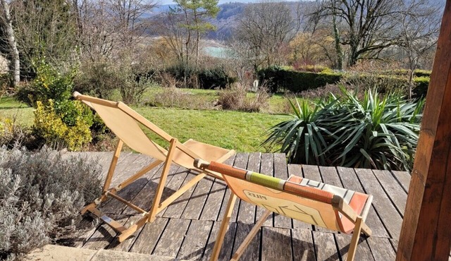 Belle ferme surplombant le lac de Vouglans