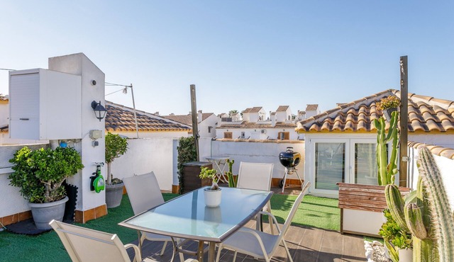 Belle Home Sun Terrace, Pool & Beach