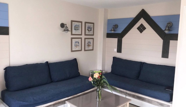 Belle Île en Mer, house 5 to 7 rooms, swimming pool, sea view