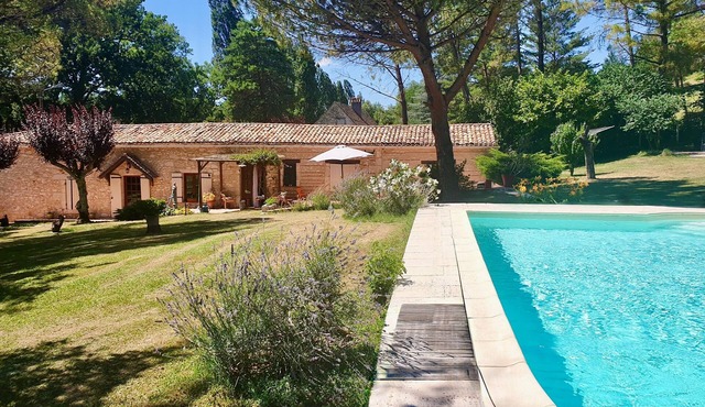 Belle Longère Avec Piscine et Jardin de 5000m2 à 25 mn de Saint-emilion