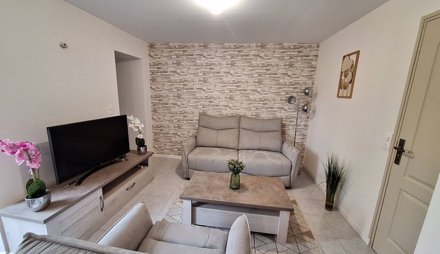 Belle Maison de Ville au Bord du Plan D'eau