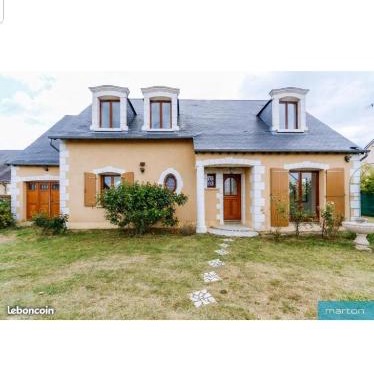 BELLE MAISON A Ménars