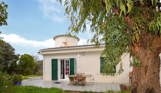 Belle maison au bord de la mer