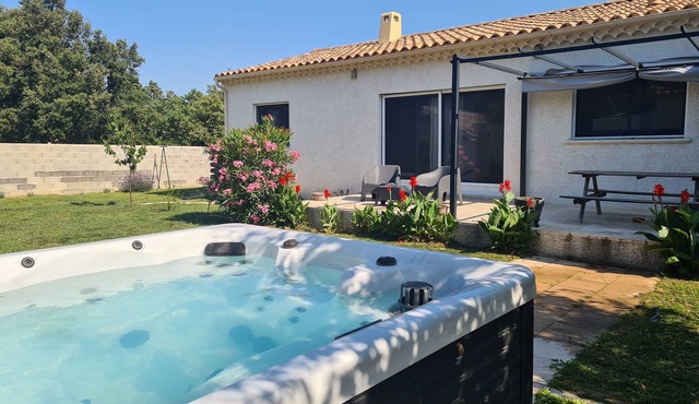 Belle Maison Avec Jacuzzi en Provence